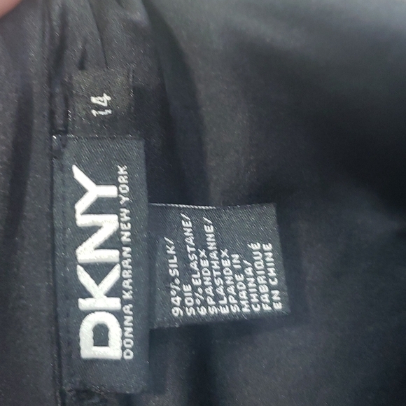 NWOT DKNY Silk Deep V Peplum Twisted Straps Pleated Waist Blouse Top - Picture 7 of 7